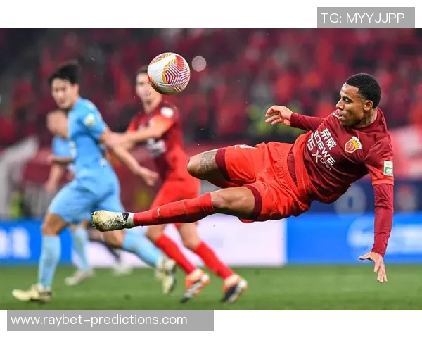 中超赛场惊现冷门拜仁与巴萨激战成平局帽子戏法引发全场沸腾