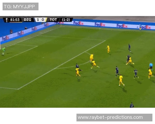 世界杯激战巴萨凭帽子戏法力克热刺全场沸腾战报解析